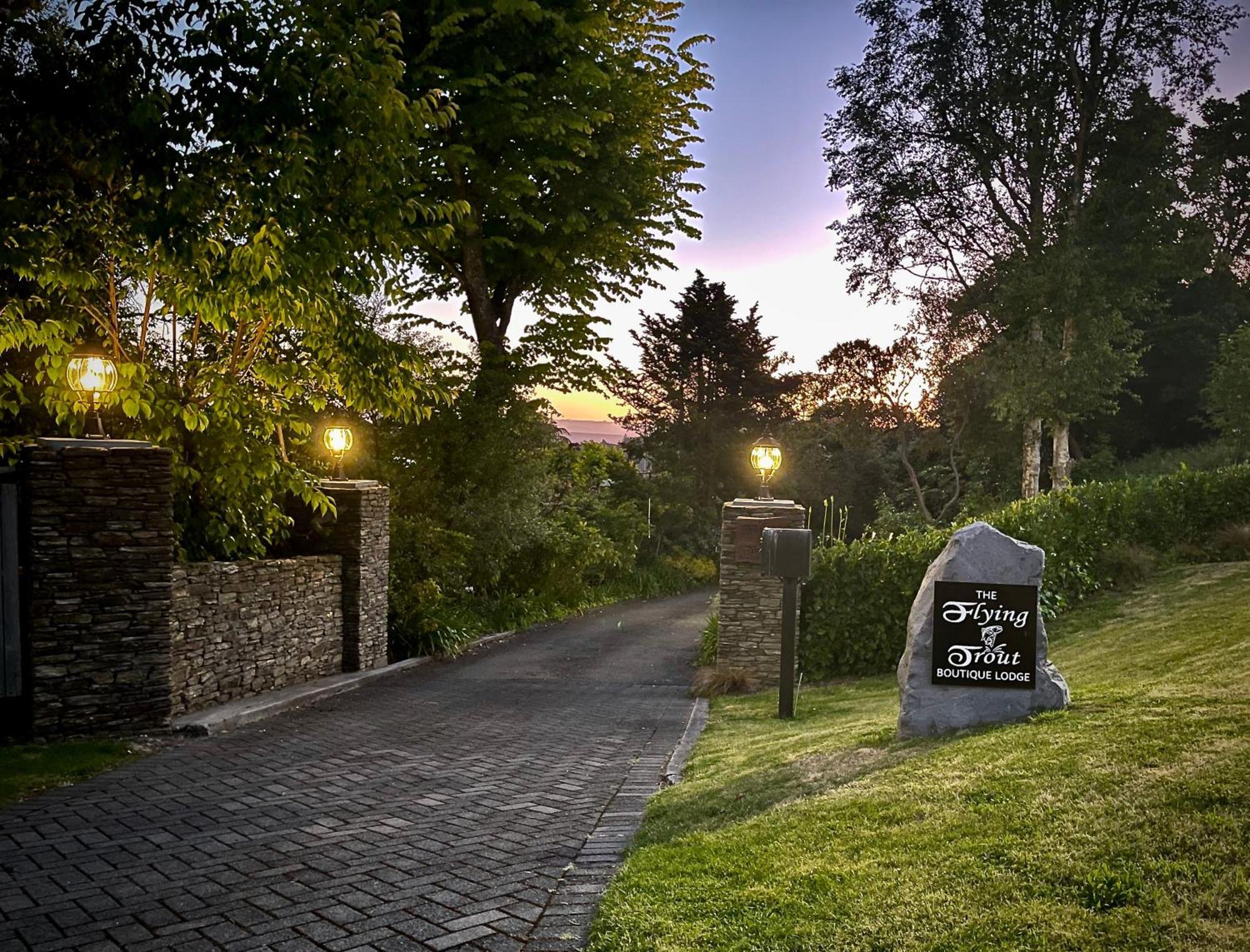 The Flying Trout Boutique Lodge Taupo Exterior foto